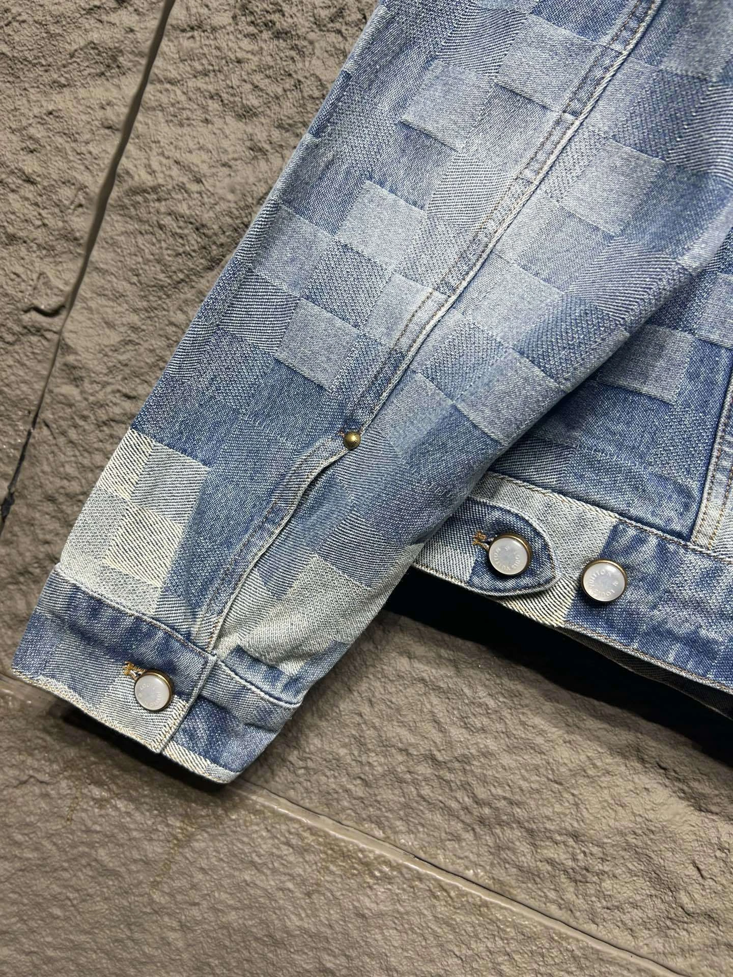 wg.luxury- 8V item:E-F237C1803